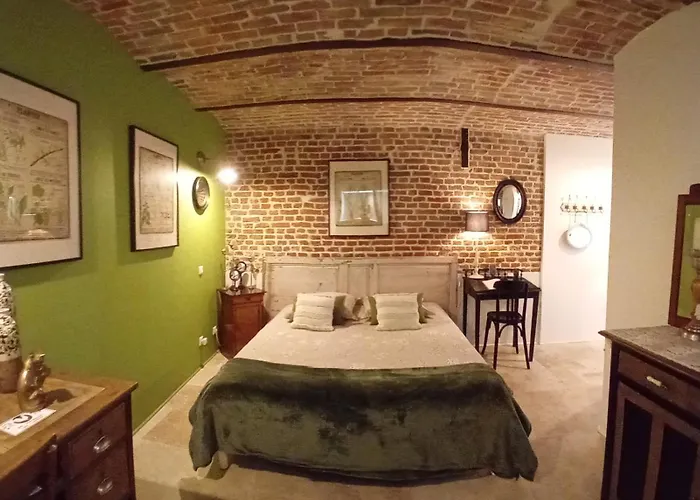 Au Champ Du Coq Couette-café 3*