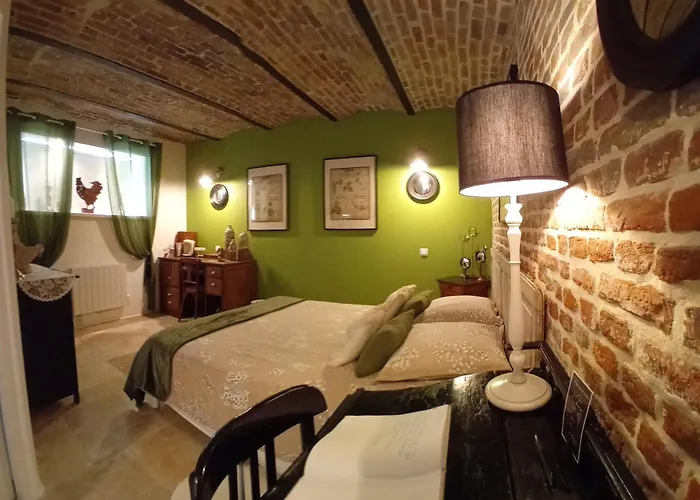 Au Champ Du Coq Couette-café Sepmeries