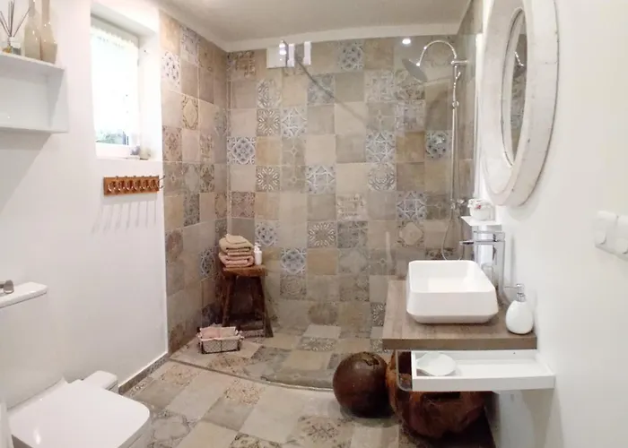 Au Champ Du Coq Couette-café